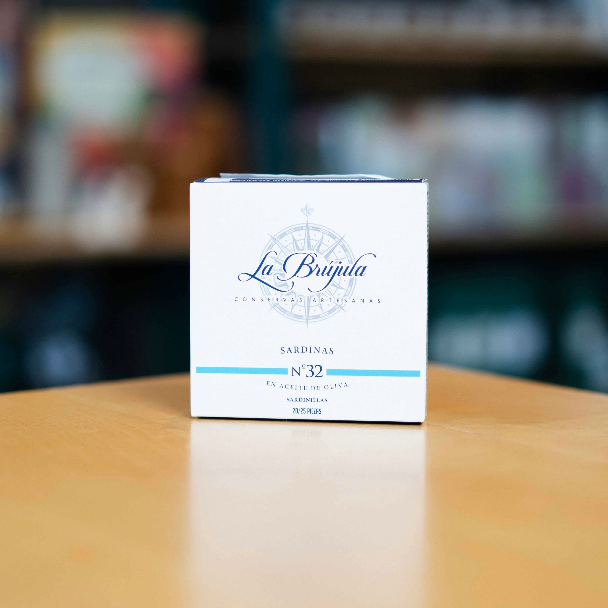 La Brujula Sardinillas Aceite Olivia (N.32) Small Sardines in Olive Oil 130g